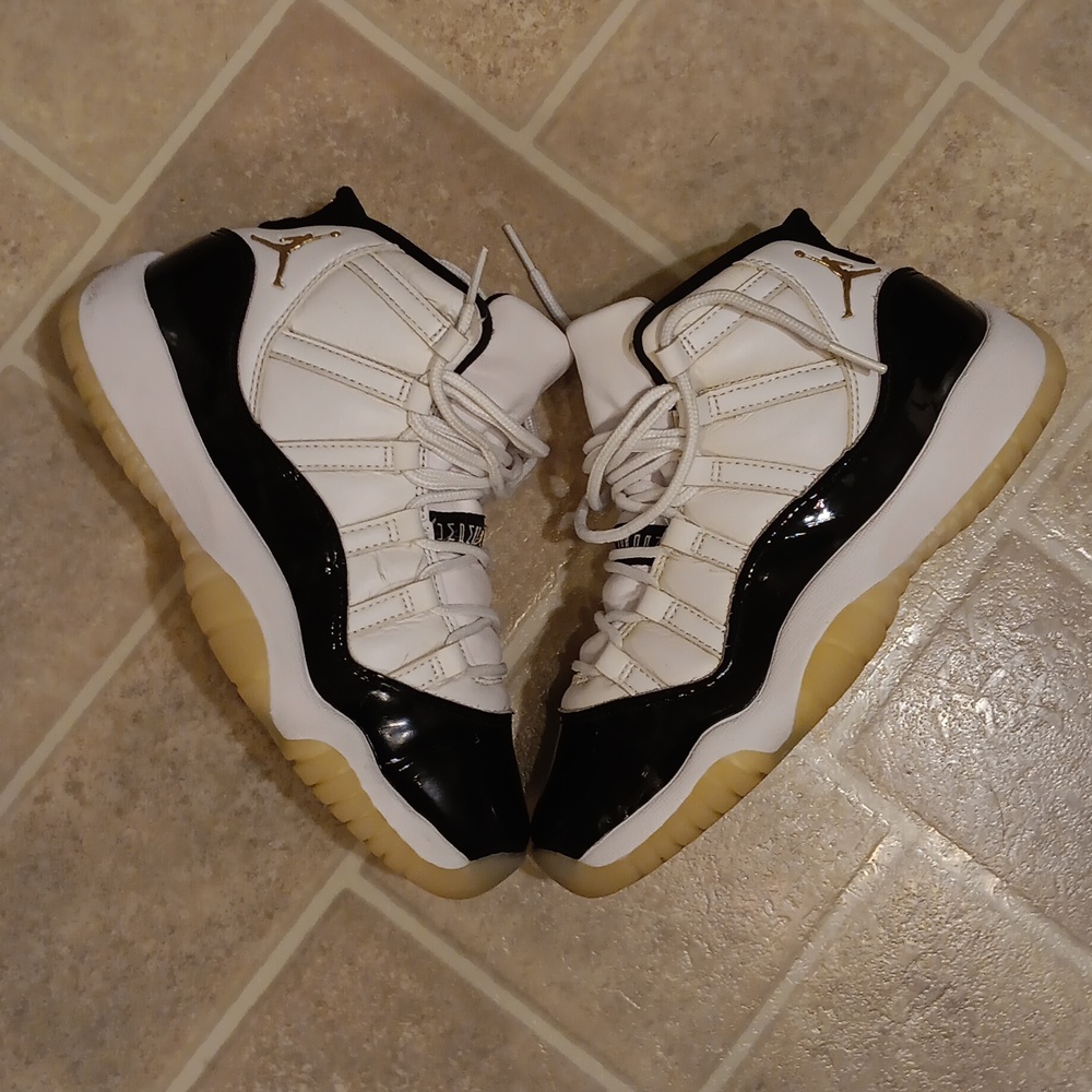 Jordan Retro 11. Kids Size 4.5 Youth. Black/wht/gold - Picture 3 of 8